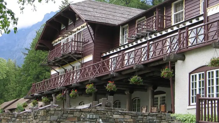 Exterior of Lake McDonald Lodge with Swiss chalet details