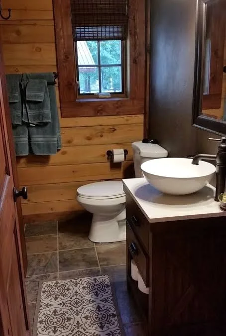 ALMOST NEW! HIKER'S CABIN in West Glacier