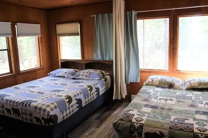 Great Cabin- get own beach & dock! Perfect for Glacier National Park Vacation!