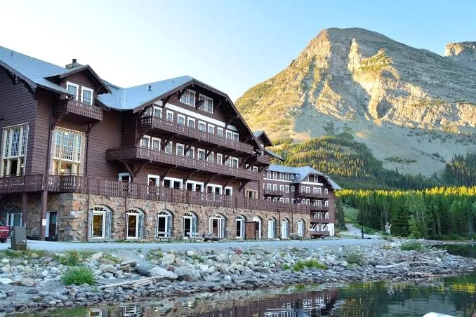 Many Glacier Hotel