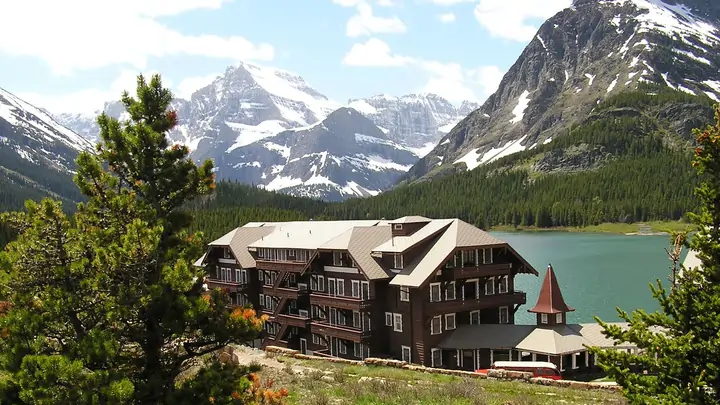 Many Glacier Hotel on Swiftcurrent Lake