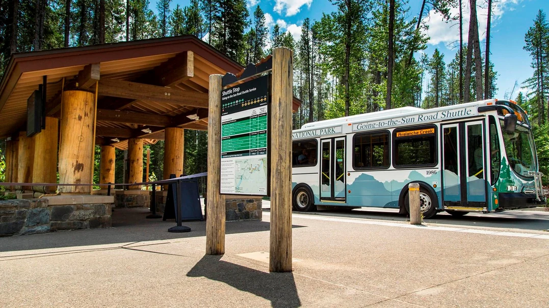 Free NPS shuttle bus at Apgar Visitor Center, the main western hub of the Glacier National Park shuttle system